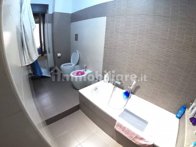 800